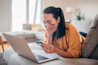 Evite abrir mensajes de dudosa procedencia, desconfíe de todo y no ingrese a links. / FOTO: CANVA