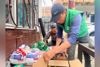 Las personas llevan el reciclaje y los pueden intercambiar por productos de la canasta familiar. FOTO: ALCALDÍA DE LA ESTRELLA 