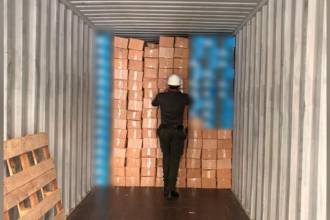 La droga fue encontrada en un contenedor que iba a salir del país. FOTO: POLICÍA NACIONAL