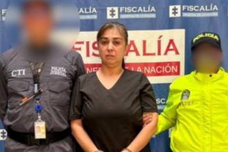 Ella es Tathiana María Muñoz Muñoz, una fisioterapeuta señalada de causar lesiones a tres pacientes en 2024. FOTO: FISCALÍA