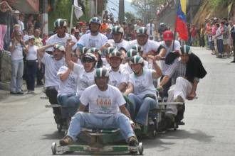 Carrera de rodillos. FOTO: MANUEL SALDARRIAGA 