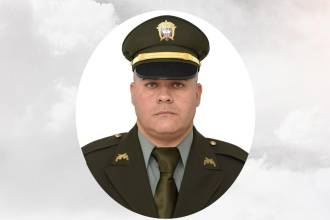 Él era el subintendente Iván Ferney Tabares Restrepo, asesinado en Manrique. FOTO: X @DirectorPolicia
