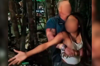 Momento en que extranjero retuvo a la presunta responsable en El Poblado. /FOTO: CAPTURA DE VIDEO