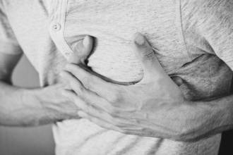 Un adulto mayor habría sufrido un paro cardiaco en medio de su captura (imagen ilistrativa). FOTO: CANVA