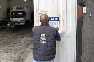 El lugar donde se estaba adelantando la actividad comercial fue sellado por las autoridades. FOTO: ALCALDÍA DE BELLO