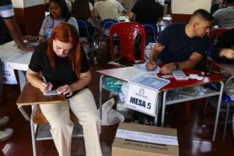En comparación con las elecciones de hace cuatro años, más de 2.000.000 votantes nuevos se animaron a ejercer su derecho. FOTO: MANUEL SALDARRIAGA