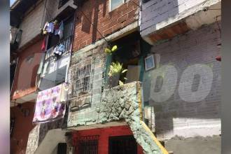 En esta casa vivía sola Luz Marina Mesa Tobón y ahí fue hallada sin vida. /FOTO: LAURA ROSA JIMÉNEZ VALENCIA