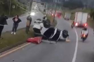 Accidente de tránsito en la autopista Medellín-Bogotá, en jurisdicción de Guarne. FOTO: CORTESÍA