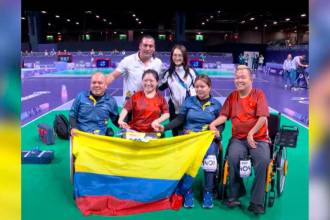 Edilson (izquierda) y Leidy (centro) superaron a Cheung Yuen (centro) y Leung Yuk Wing (derecha). / FOTO: CAPTURA DE PANTALLA