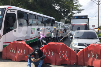 Paro de transportadores en el sur del Valle de Aburrá. /FOTO: LAURA ROSA JIMÉNEZ VALENCIA