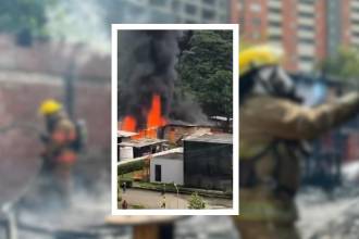 Los Bomberos del municipio tuvieron que evacuar a los trabajadores del lugar. FOTO: ALCALDÍA DE MEDELLÍN