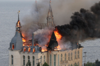 Un misil balístico ruso impactó contra la Academia de Derecho de Odesa. /FOTO: X @AlertaMundoNews