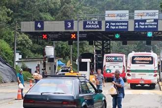 El peaje de Amagá recibió la ampliación de 3 casetas de cobro con el objetivo de que la movilidad fluyera. Es por eso que tuvo incremento adicional en su costo. FOTO: CRISTIAN VÁSQUEZ
