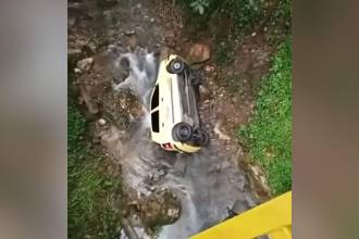 Accidente de taxi en La Doctora. FOTO: CORTESÍA DENUNCIAS ANTIOQUIA