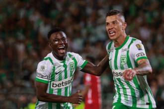 Matheus Uribe (der.) y Marino Hinestroza (izq.) son dos de las figuras de Nacional en este año. /FOTO: MANUEL SALDARRIAGA