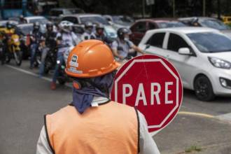 Si va a salir en su vehículo revise primero las vías para que algún cierre no lo coja por sorpresa. FOTO: ARCHIVO - EDWIN BUSTAMANTE