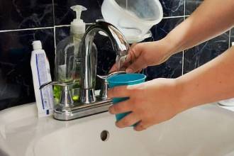 Póngale ojo a las familias que están ahorrando agua como un berraco, son un ejemplo. FOTO: ALCALDÍA DE MEDELLÍN