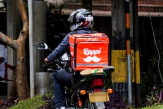Trabajador de Rappi en Medellín. FOTO: ARCHIVO