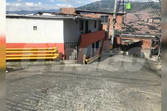 En este lugar del barrio Popular 2 encontraron el cadáver de un hombre. FOTO: LAURA ROSA JIMÉNEZ VALENCIA