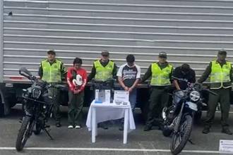 Capturados por el robo de camión en Santa Bárbara. FOTO: CORTESÍA POLICÍA ANTIOQUIA 