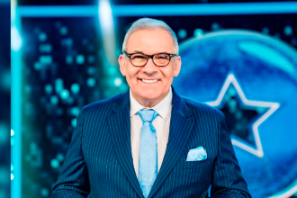 César Escola, jurado de ‘Yo me llamo’, reality del canal Caracol. /FOTO: INSTAGRAM @cesarescola