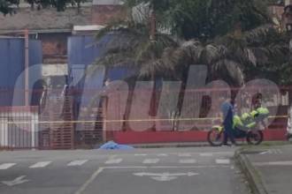 Este es el punto de Laureles donde asesinaron a uno de ellos. Ocurrió en la mañana de este domingo, 29 de marzo. FOTO: CORTESÍA