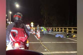 La movilidad colapsó en la variante a Caldas mientras las autoridades atendían la emergencia. FOTO: MEDELLÍN OSCURA 