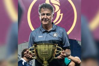 Juan Carlos Osorio campeón en Brasil con Clube do Remo. FOTO: @CLUBEDOREMO