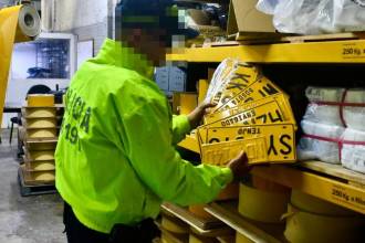 Durante el operativo se encontraron máquinas y elementos para la fabricación de las placas. FOTO: CORTESÍA POLICÍA METROPOLITANA