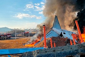 Después del impacto la aeronave se prendió en llamas. /FOTO: TOMADA DE TWITTER YONHAPNEWS. 