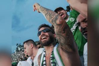 Maluma cantó desde la tribuna Sur del Atanasio. FOTO: CORTESÍA NACIONAL
