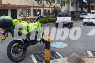 Unidades de la Policía llegaron para atender el caso. FOTO: ALEJANDRA MORALES