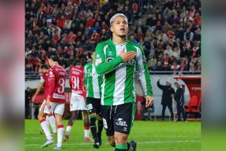 Cucho Hernández celebrando su victoria. FOTO: TOMADO DE X @CUCHOHERNANDEZ