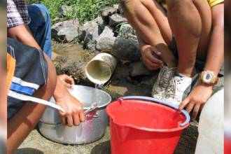Asegúrese de que su sector no tendrá cortes de agua este fin de semana y si los tiene, recoja agua para que pase el día sin problemas. FOTO: ARCHIVO - COLPRENSA