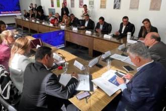 Reunión entre gobernadores y el Gobierno nacional por impuesto a licores y cigarrillos. FOTO: MINHACIENDA