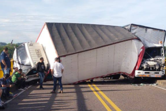 El hecho no dejó personas lesionadas, solo daños materiales. /FOTO: CORTESÍA DENUNCIAS ANTIOQUIA 