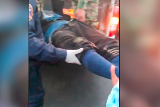 El uniformado tuvo quemaduras en las piernas por uno de los disparos. /FOTO: TOMADA DE VIDEO