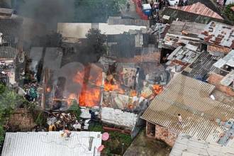Así quedaron las viviendas afectadas tras el incendio en Andalucía. FOTO: CORTESÍA @gemelosdronplay