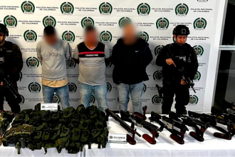 Tres señalados delincuentes fueron también capturados. /FOTO: POLICÍA NACIONAL.