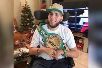 El exboxeador Prichard Colón tras quedar en silla de ruedas por una pelea hace 11 años. FOTO: REDES