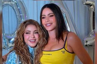 Las barranquilleras se juntaron previo al show para esta foto. FOTO: INSTAGRAM @sofiavergara