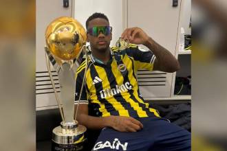 Jhon Jáder Durán consigue su primer título con el Fenerbahçe. FOTO: @JADERDURAN9