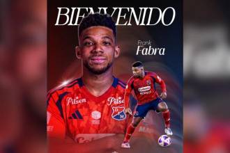 Presentación oficial de Frank Fabra por el Deportivo Independiente Medellín. FOTO: CORTESÍA DIM OFICIAL