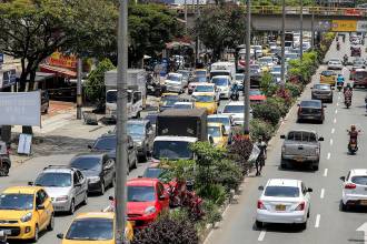 Movilidad en Medellín. FOTO: ARCHIVO - JAIME PÉREZ MUNÉVAR