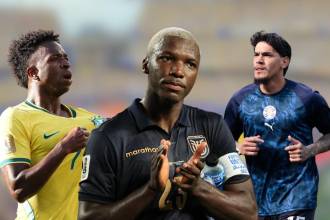 De izquierda a derecha: Vinicius Junior (Bra), Moisés Caicedo (Ecu) y Gustavo Gómez (Par). FOTOS: TOMADAS DE X @ANDRESNADF, @MADOXX_CFC Y @ALBIRROJA