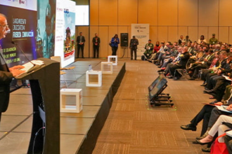 Ministro de Defensa, Iván Velásquez, dio apertura al lanzamiento del Hub Fuerza Innovación y a la política de CteI. FOTO: EL COLOMBIANO. 