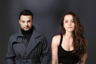 El actor Julián Román y la actriz y cantante venezolana Juliette Pardau. FOTO: IG JULIANROMAN1 Y JULIEPARDAU