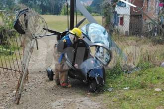 Así quedó la aeronave tras precipitarse a tierra. FOTO: CORTESÍA