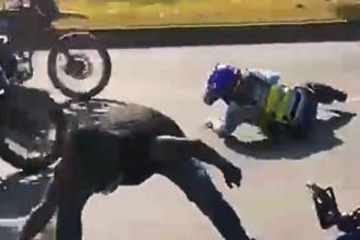 EN VIDEO: Por un comparendo hombre agredió a agente de tránsito