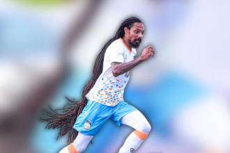 Aedan Scipio, futbolista de la Selección de Fútbol Anguila de la Concacaf a quien le jalaron el pelo dos adversarios. FOTO: TOMADA DE X @IAMWAFULA1